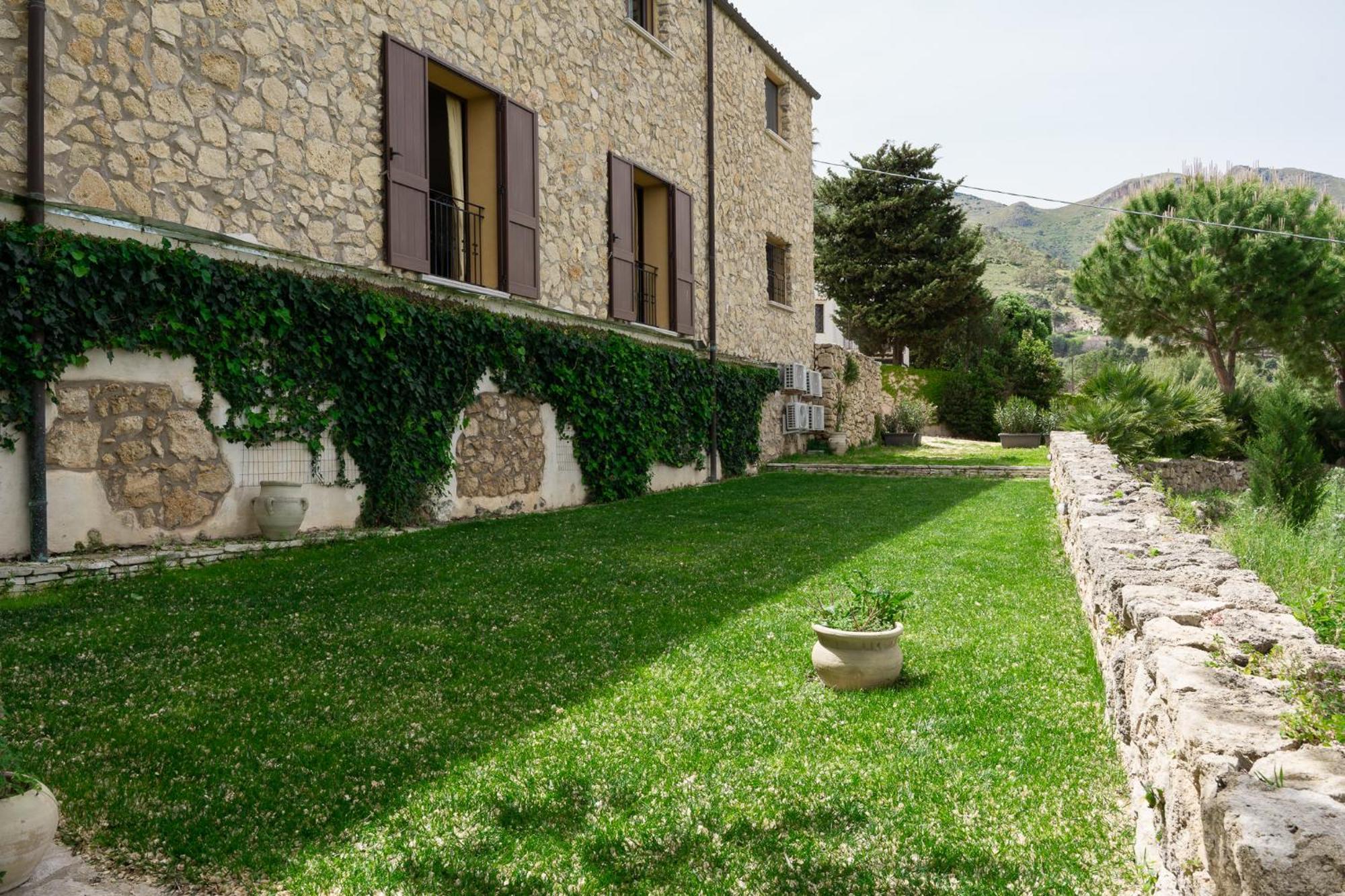 Villa Casale Ginisara à Castellammare del Golfo Extérieur photo